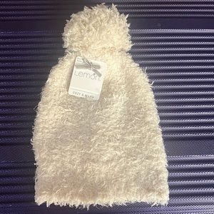 NWT off-white Lemon brand winter hat